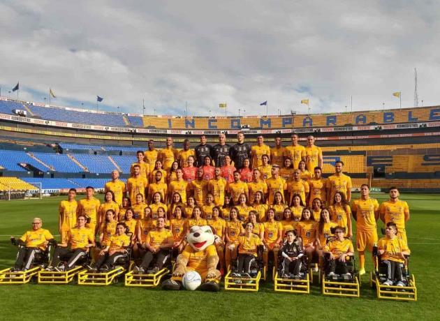 TIGRES SE TOMAN FOTO OFICIAL