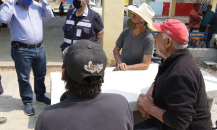 OBLIGA INCENDIO A DEJAR SUS CASAS