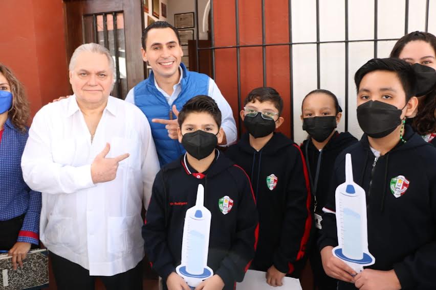 GESTIONA LUIS SUSARREY APOYOS PARA VACUNAR A NIÑOS DE SAN PEDRO