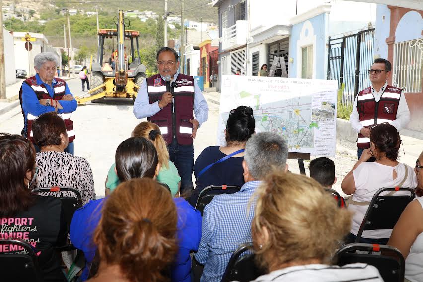 INICIA ESCOBEDO RECONSTRUCCIÓN DE CALLES EN BALCONES DE ANÁHUAC