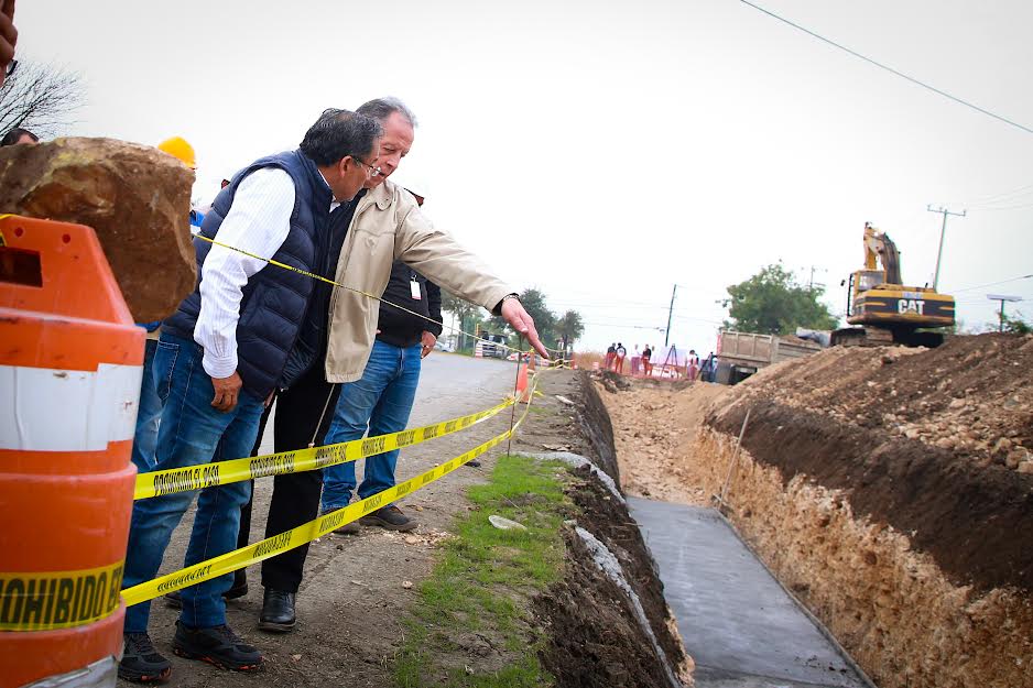 SUPERVISA MIJES CONSTRUCCIÓN DE PLUVIAL EN LA FOMERREY 9