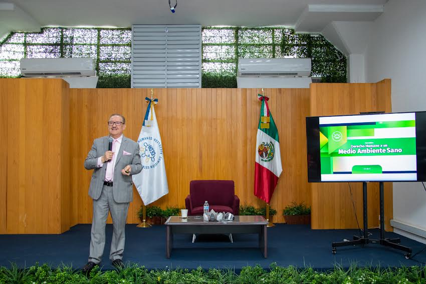 PIDE CEDHNL CON CONFERENCIA UN MEDIO AMBIENTE SANO