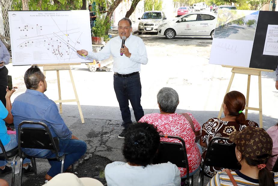 SIGUE ESCOBEDO TRABAJANDOPARA MEJORAR VIALIDADES