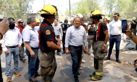 ATIENDE ESCOBEDO A AFECTADOS PORINCENDIO EN LA NUEVA ESPERANZA