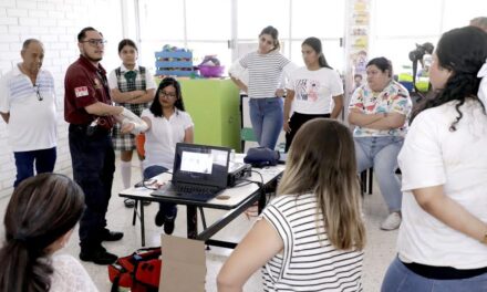 ESCOBEDO IMPARTE CURSOS QUE SALVAN VIDAS