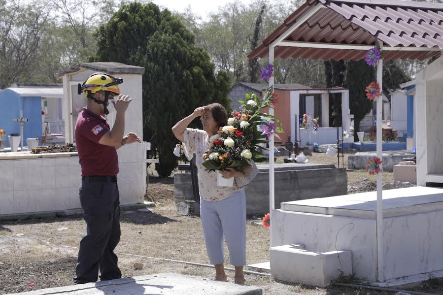 CON MOTIVO DEL DÍA DE LAS MADRES,ESCOBEDO REALIZAN OPERATIVO EN PANTEONES