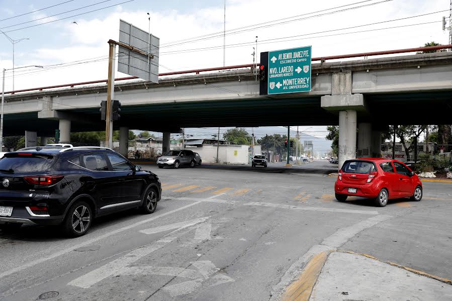 CERRARÁ ESCOBEDO LATERAL A LAREDO