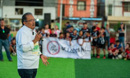 PROMUEVE MIJES DEPORTE E INAUGURA CANCHA