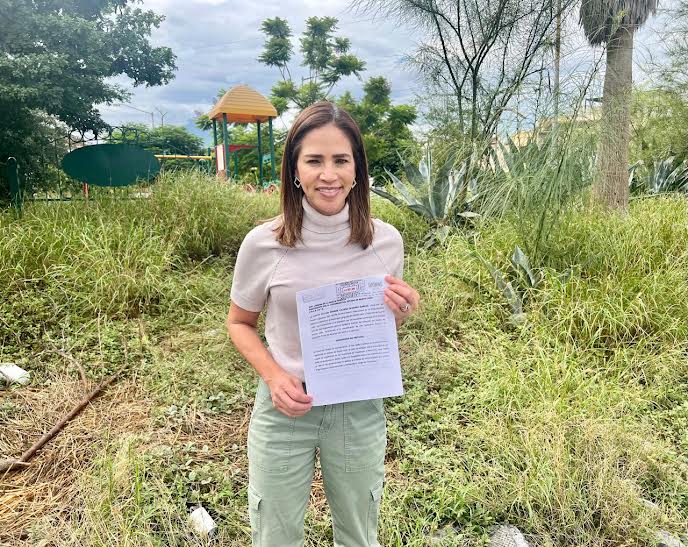 URGE IVONNE DESHIERBE DE PLAZAS EN MONTERREY