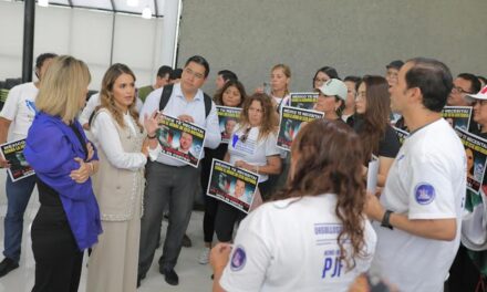 LORENA DE LA GARZA RECIBE A TRABAJADORES DEL PODER JUDICIAL