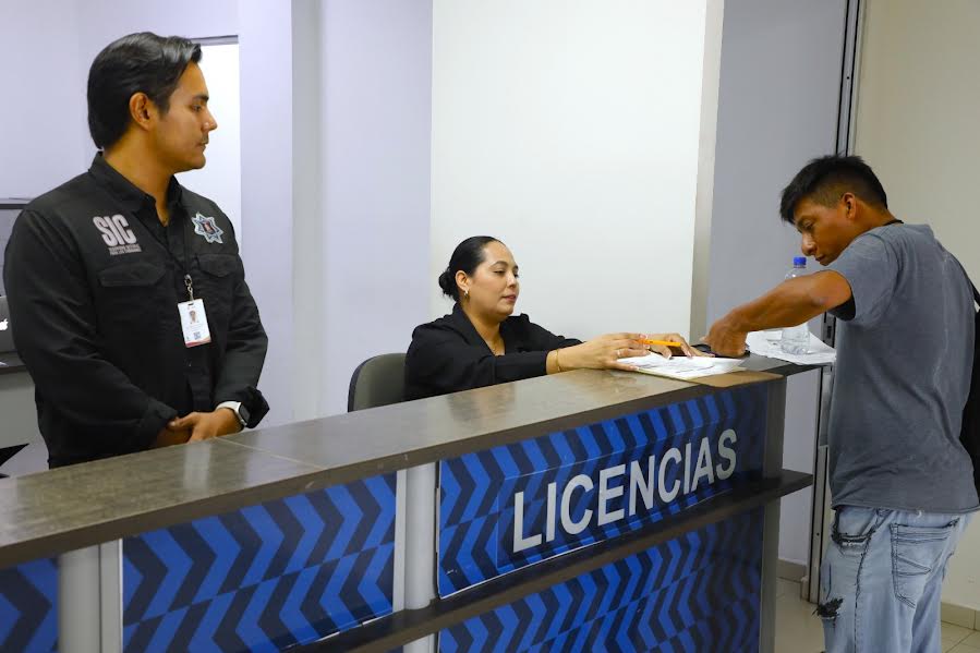 LANZA ESCOBEDO CAMPAÑA PARA REGULARIZAR A MOTOCICLISTAS