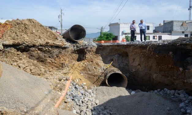 REFUERZA ESCOBEDO OBRAS Y BACHEO PARA BRINDAR SEGURIDAD A FAMILIAS