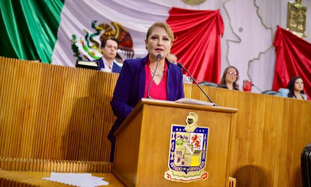 ILUMINARÁ CONGRESO FACHADA EN COLOR LILA OSCURO