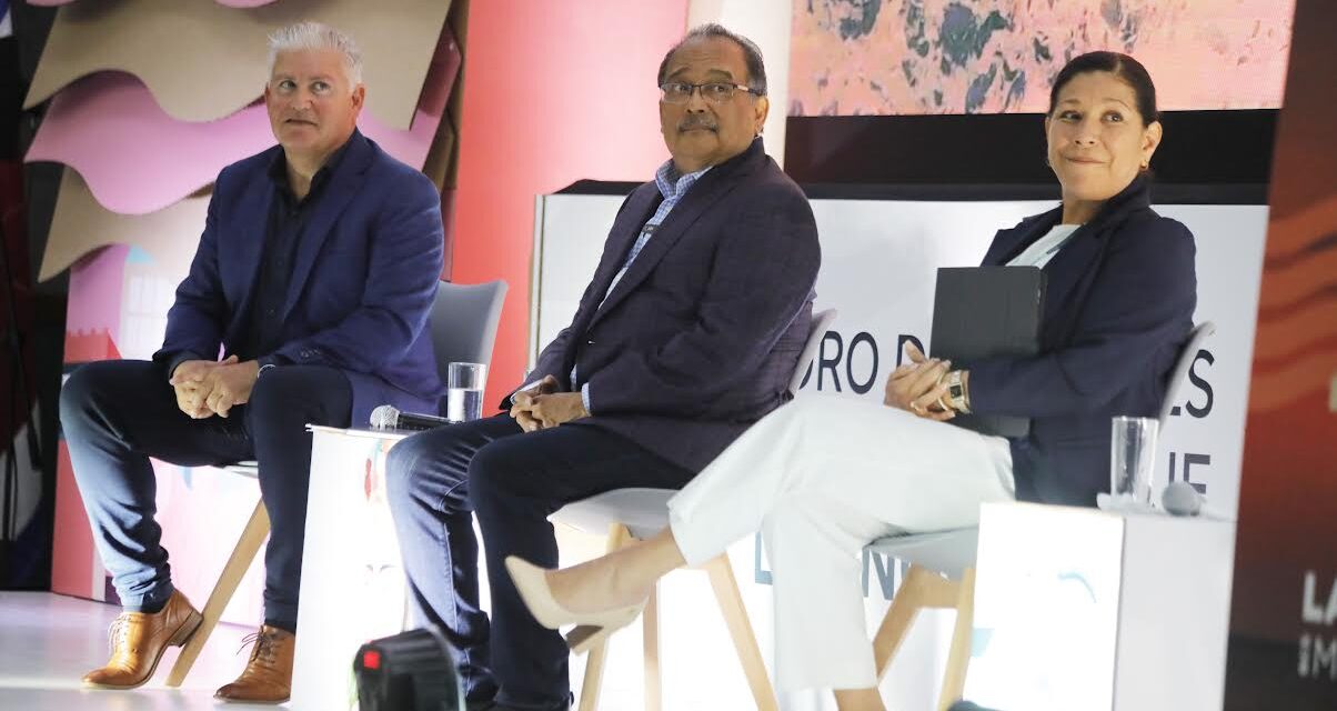 PRESENTA ESCOBEDO EN FORO DE LA UNESCO A LA 4T NORTEÑA COMO MODELO DE ECONOMÍA FUERTE