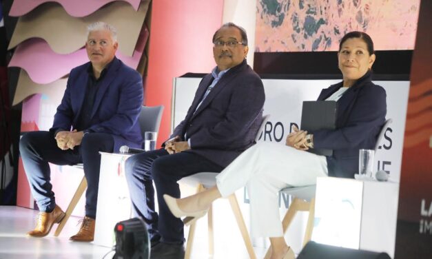 PRESENTA ESCOBEDO EN FORO DE LA UNESCO A LA 4T NORTEÑA COMO MODELO DE ECONOMÍA FUERTE