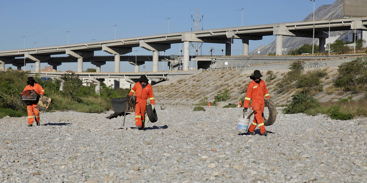 RECOLECTAN 60 TONELADAS DE RESIDUOS DEL RÍO SANTA CATARINA