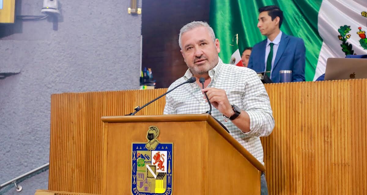 PROPONE JAVIER CABALLERO CONSTRUIR DISTRIBUIDOR VIAL EN SANTIAGO