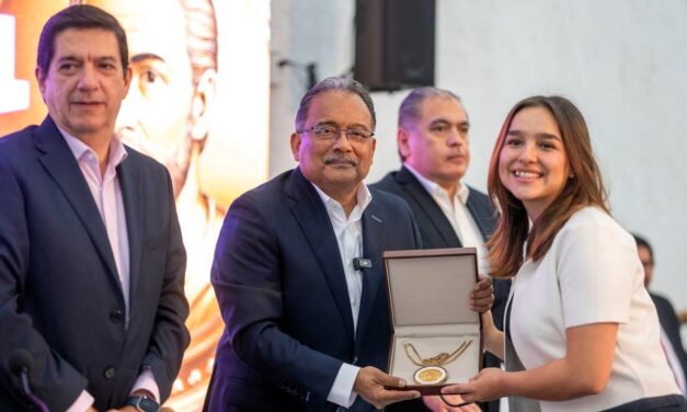 RECONOCE ESCOBEDO A TRANSFORMADORES NORTEÑOS CON MEDALLA CAPITÁN JOSÉ DE TREVIÑO