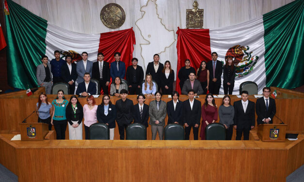 LLAMA PRESIDENTA DEL CONGRESO A JÓVENES PARA QUE SEAN AGENTES DE CAMBIO